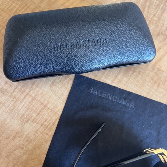 BALENCIAGA Sunglasses - Picture 9 of 9